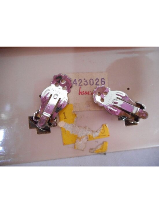 NWT Vintage 1980s grey Silver round Earrings Clip on Costume jewelry Hess's - Picture 2 of 2